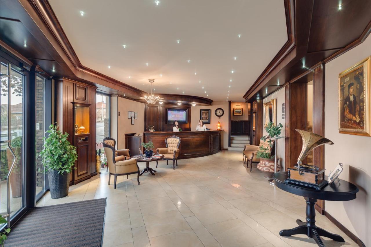Hotel Meridian Cluj-Napoca Eksteriør bilde
